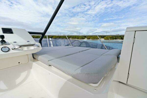 Prestige 420 Flybridge Yacht For Sale