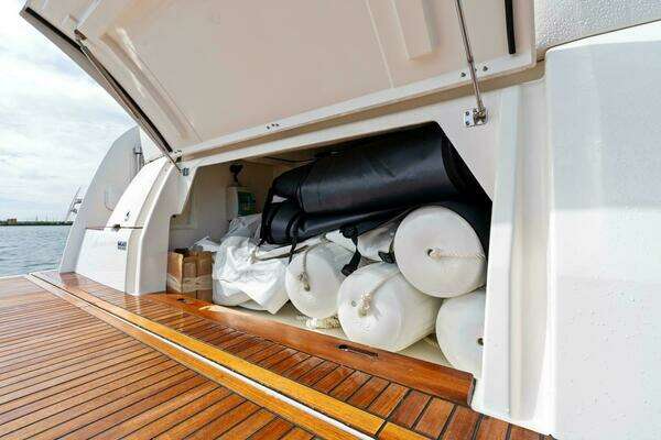 Prestige 420 Flybridge Yacht For Sale