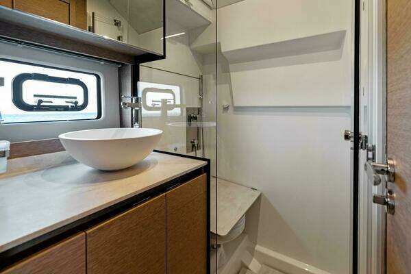 Prestige 420 Flybridge Yacht For Sale