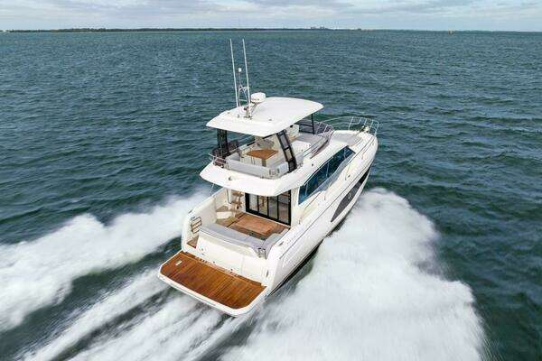 Prestige 420 Flybridge Yacht For Sale