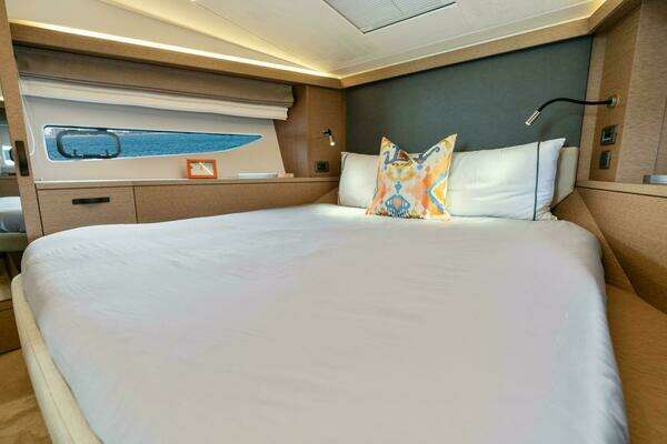 Prestige 420 Flybridge Yacht For Sale