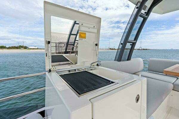 Prestige 420 Flybridge Yacht For Sale