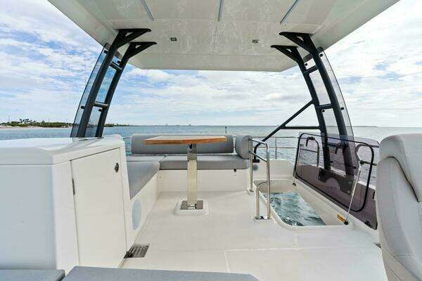 Prestige 420 Flybridge Yacht For Sale