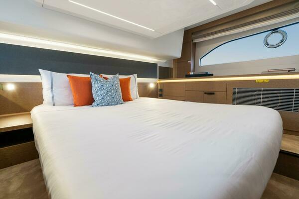 2024 42 Prestige Flybridge - Master Stateroom