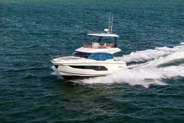 Prestige 420 Flybridge Yacht For Sale