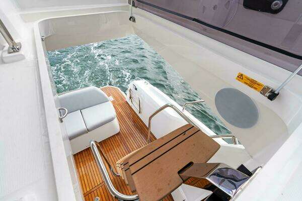 Prestige 420 Flybridge Yacht For Sale