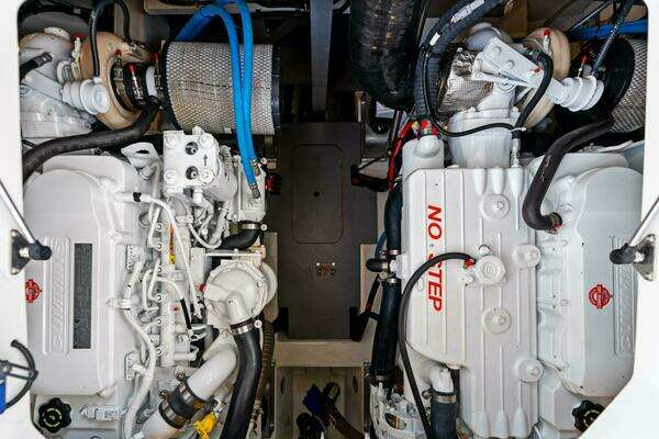 Prestige 420 Flybridge Yacht For Sale