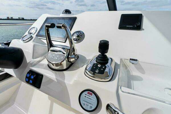 Prestige 420 Flybridge Yacht For Sale