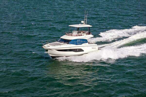 Prestige 420 Flybridge Yacht For Sale