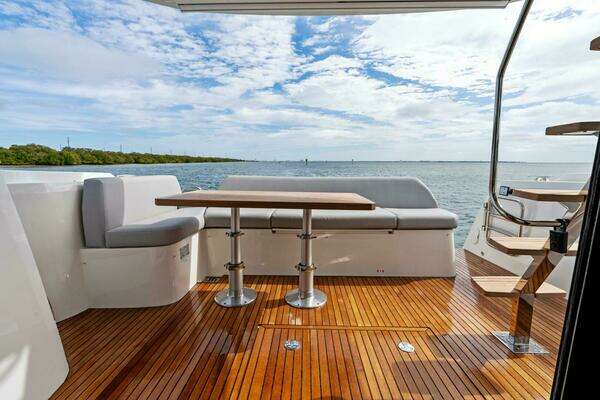 Prestige 420 Flybridge Yacht For Sale