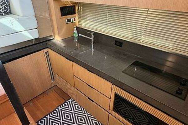 Fairline Squadron 42 Yacht For Sale