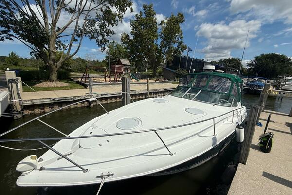 32ft Four Winns Yacht For Sale