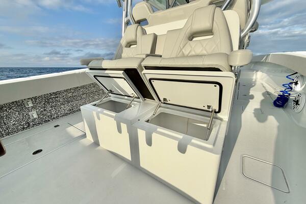 Lodge ical Necessity 37ft Freeman Yacht For Sale