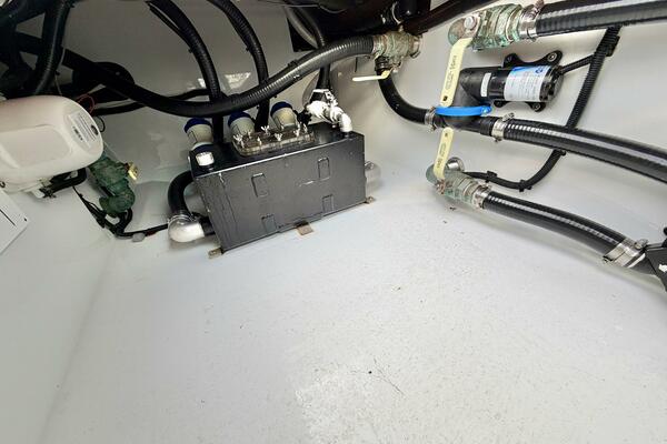 Lodge ical Necessity 37ft Freeman Yacht For Sale