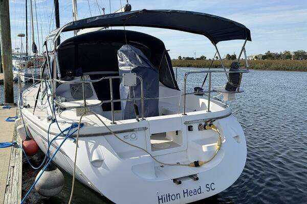 Photo of the 2010 Catalina 309 "QE3"