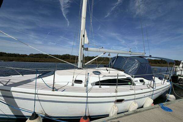 Photo of the 2010 Catalina 309 "QE3"