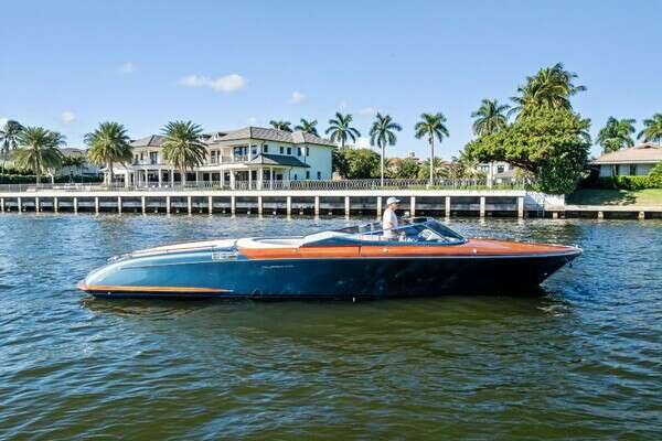 33-ft-Riva-2013-Aquariva-Isola Boca Raton Florida United States  yacht for sale