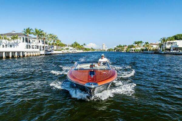 Riva Aquariva Yacht For Sale