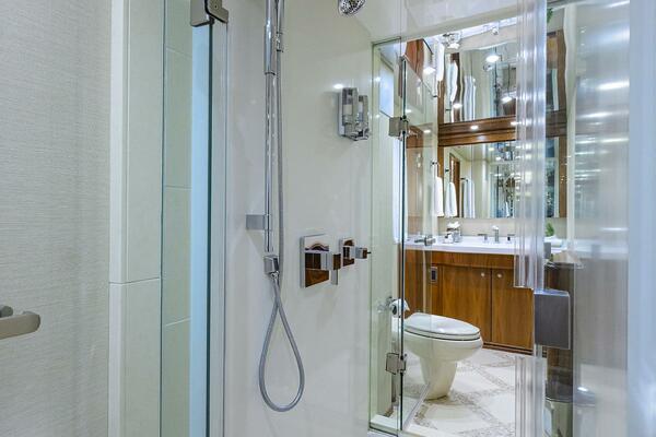 Viking  92 SPECULATOR - Master Stateroom Ensuite Head