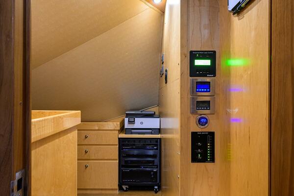 Viking  92 SPECULATOR - Pantry Bunk Room