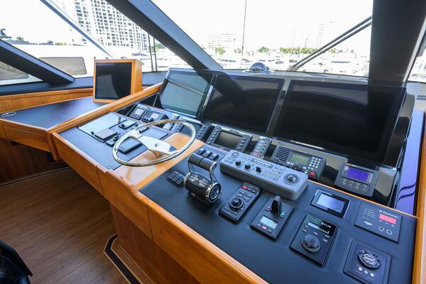 Viking  92 SPECULATOR - Skybridge Helm