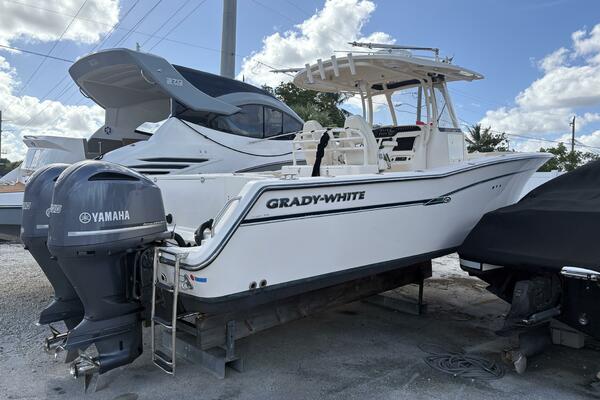 31ft Grady White Yacht For Sale