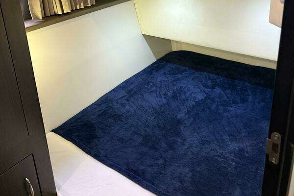 Carver C-34 Command Bridge Yacht For Sale