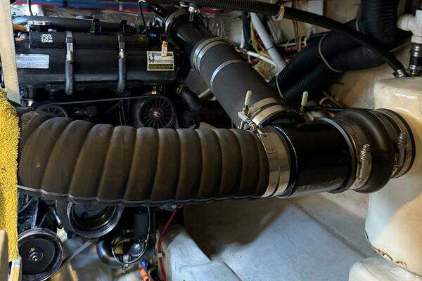 Carver C-34 Command Bridge Yacht For Sale