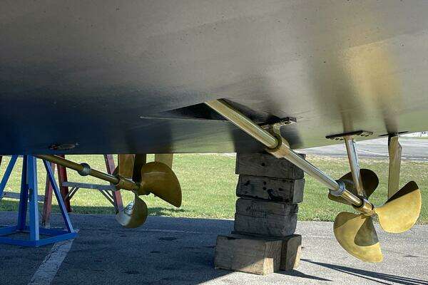 Carver C-34 Command Bridge Yacht For Sale