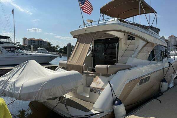 Carver C-34 Command Bridge Yacht For Sale