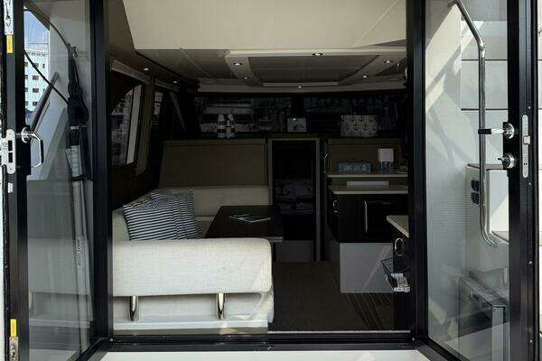 Carver C-34 Command Bridge Yacht For Sale