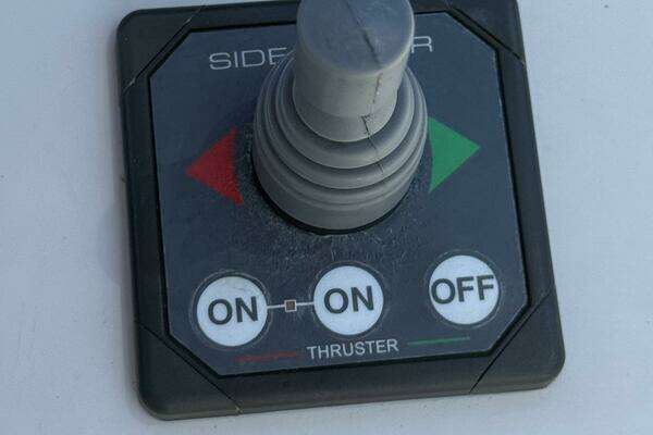 Carver C-34 Command Bridge Yacht For Sale