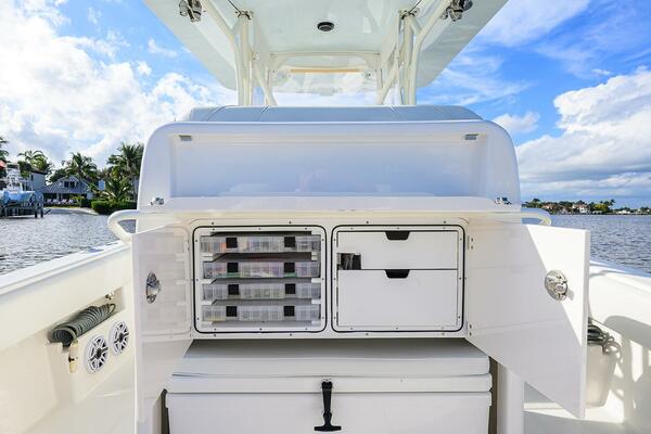 REEL CRAFT 34ft SeaVee Yacht For Sale