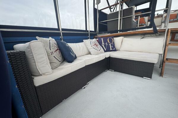 44' Marine Trader Trunk Deck Forward Port
