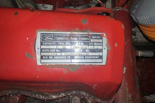  44' Marine Trader Port Engine