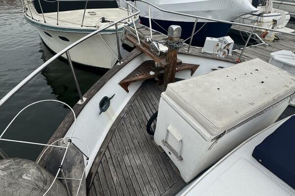 44' Marine Trader Port Bow 