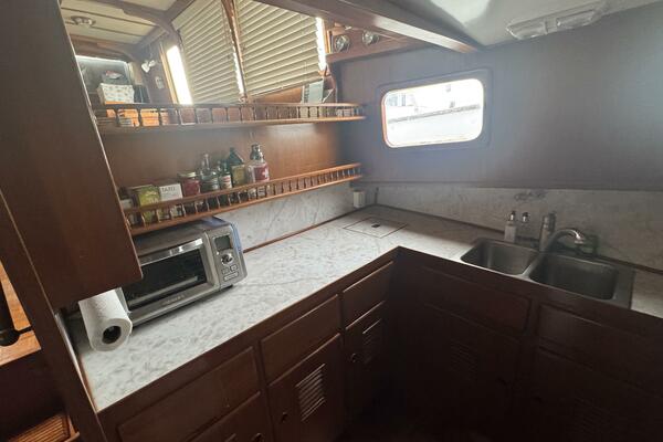 44' Marine Trader Galley Aft