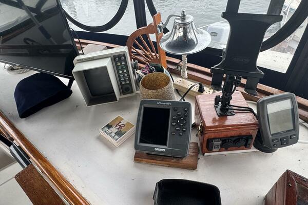 44' Marine Trader Flybridge Helm