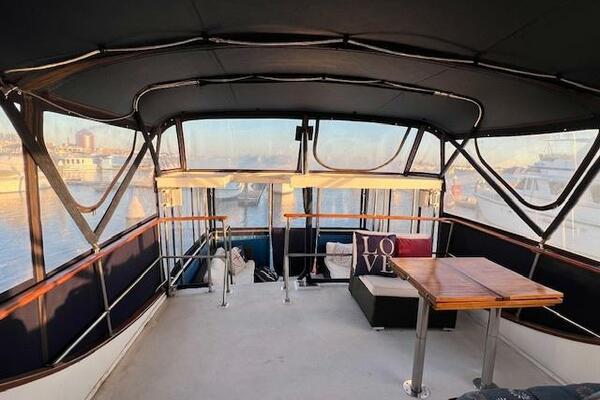 44' Marine Trader Flybridge Aft