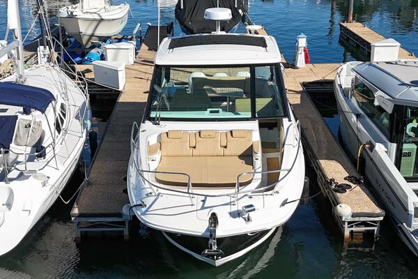 SEA JAY 32ft Sea Ray Yacht For Sale
