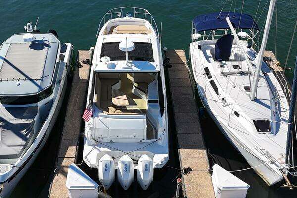 Sea Ray 320 Outboard Yacht For Sale