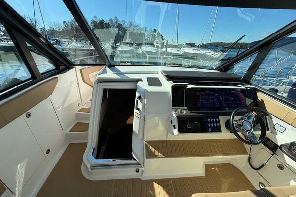 SEA JAY 32ft Sea Ray Yacht For Sale