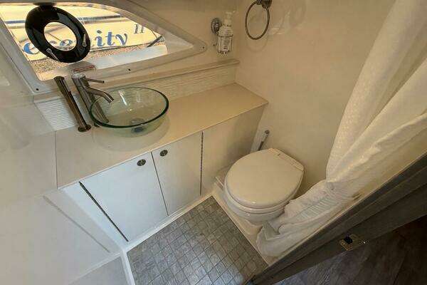 Sea Ray 320 Outboard Yacht For Sale