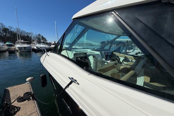 SEA JAY 32ft Sea Ray Yacht For Sale