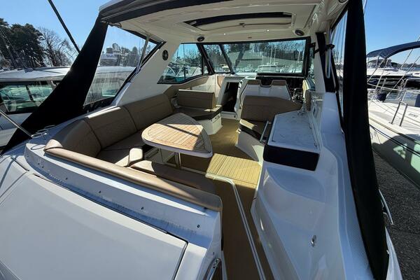 SEA JAY 32ft Sea Ray Yacht For Sale