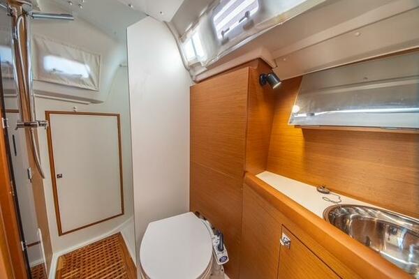 Rivendell 34ft Jeanneau Yacht For Sale