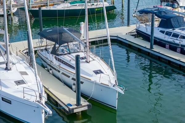 Rivendell 34ft Jeanneau Yacht For Sale