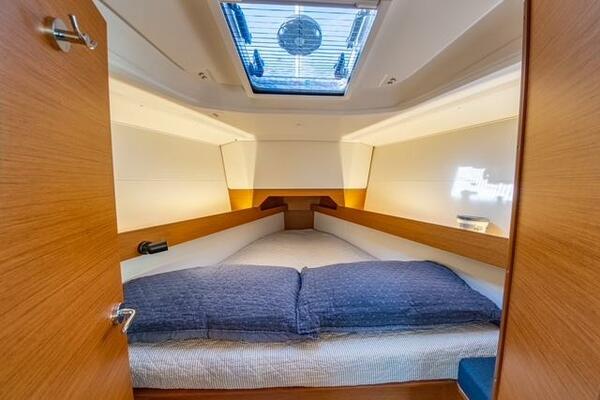 Rivendell 34ft Jeanneau Yacht For Sale