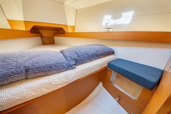 Rivendell 34ft Jeanneau Yacht For Sale