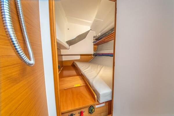 Rivendell 34ft Jeanneau Yacht For Sale